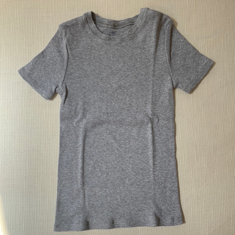 ❗️NEW NEVER WORN❗️Brandy Melville Baby Tee